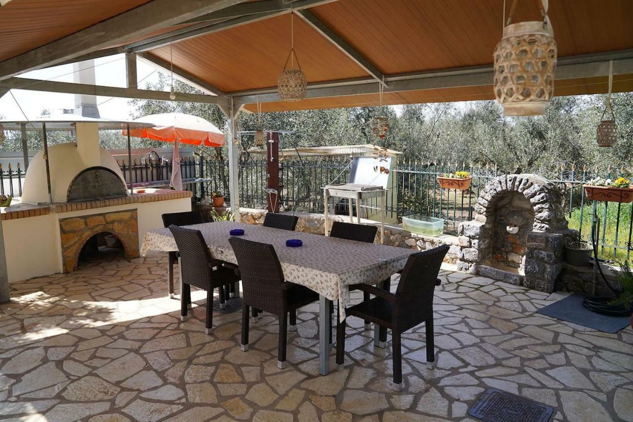 Eleni'S Holiday Home Kalamata Exterior foto